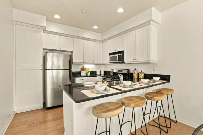 845 Harbor Cliff Way #305 photo 10