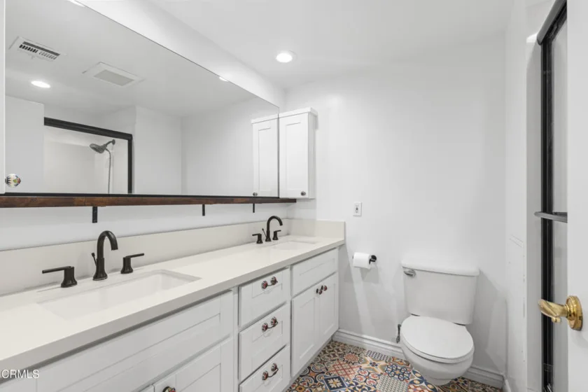 800 W 1st Street #2107 photo 10