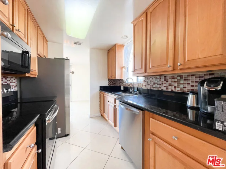 100 S Doheny Drive #920 photo 10