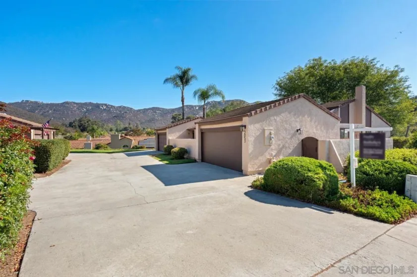 2053 Golden Circle Drive photo 47