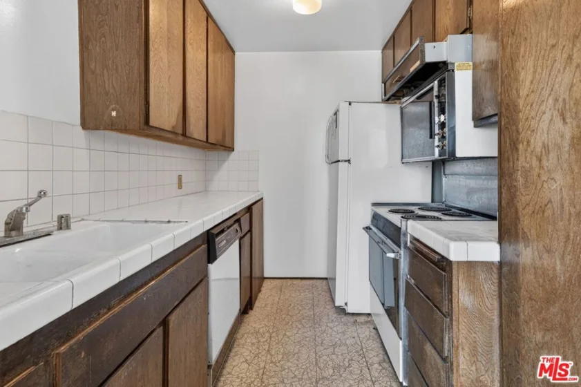 100 S Doheny Drive #719 photo 14