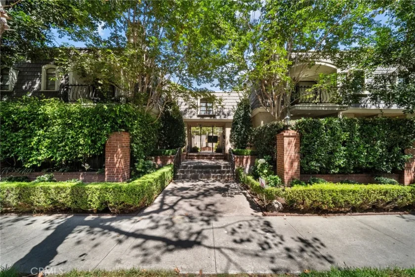 612 Wilcox photo 23