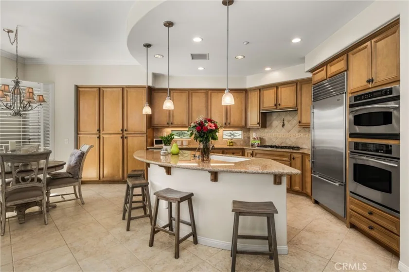 4001 Balmoral photo 12
