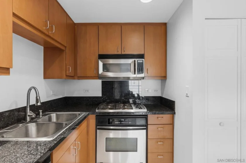 550 15th Street #703 photo 18