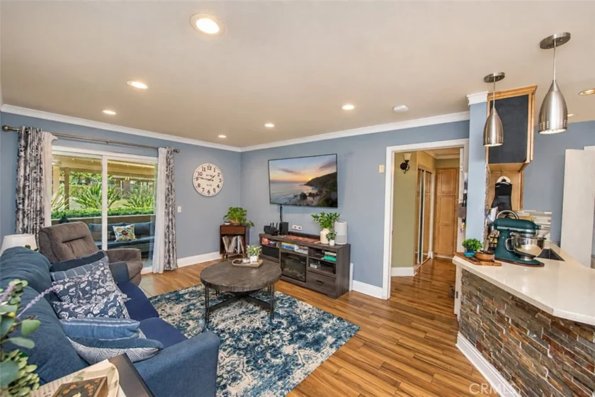 2375 Del Mar Way #101 photo 15