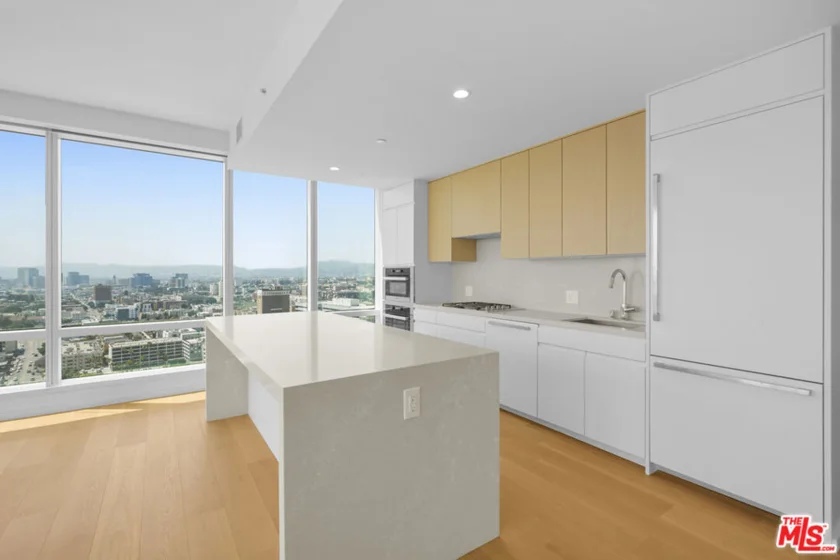 877 Francisco Street #2811 photo 5