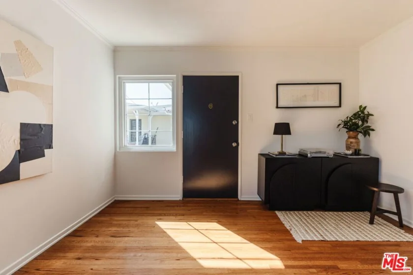 2021 Hillhurst Avenue #8 photo 2