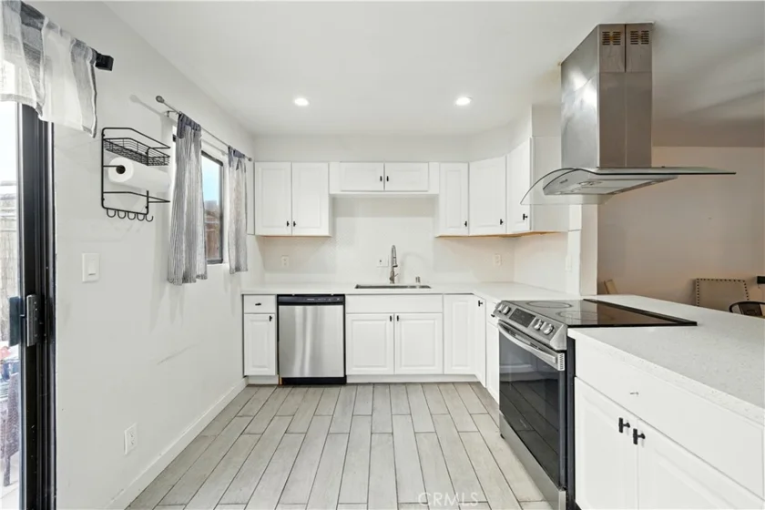 14937 Sherman Way #7 photo 9