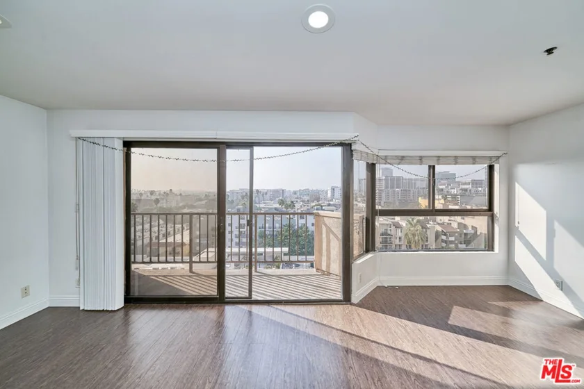 727 S Ardmore Avenue #801 photo 4