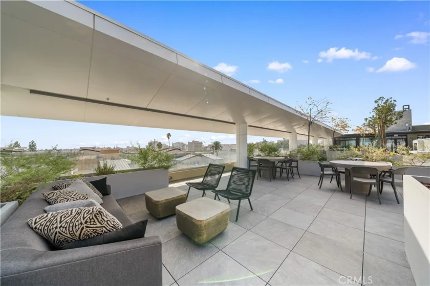 709 E Walnut Street #214 photo 48