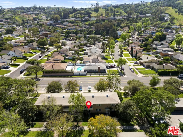 5464 Village Green photo 25