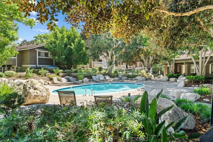 208 Springview photo 26