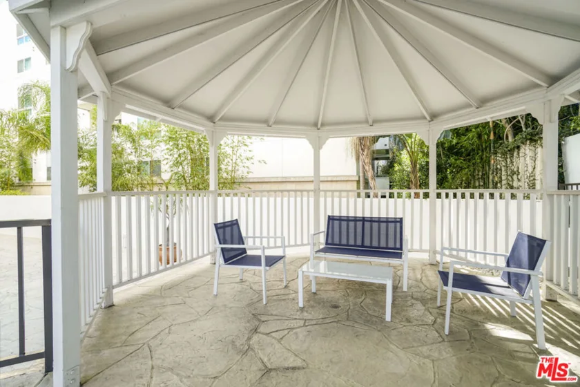 10551 Wilshire Boulevard #902 photo 32