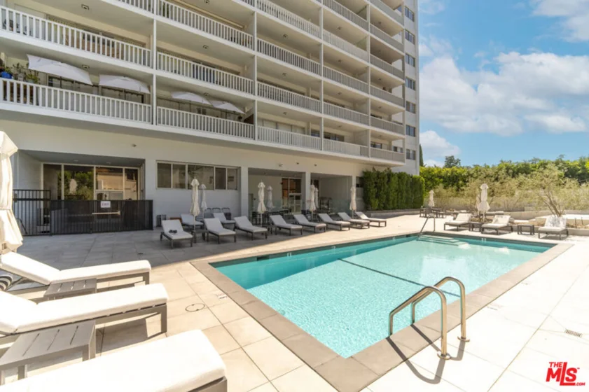 999 N Doheny Drive #205 photo 20