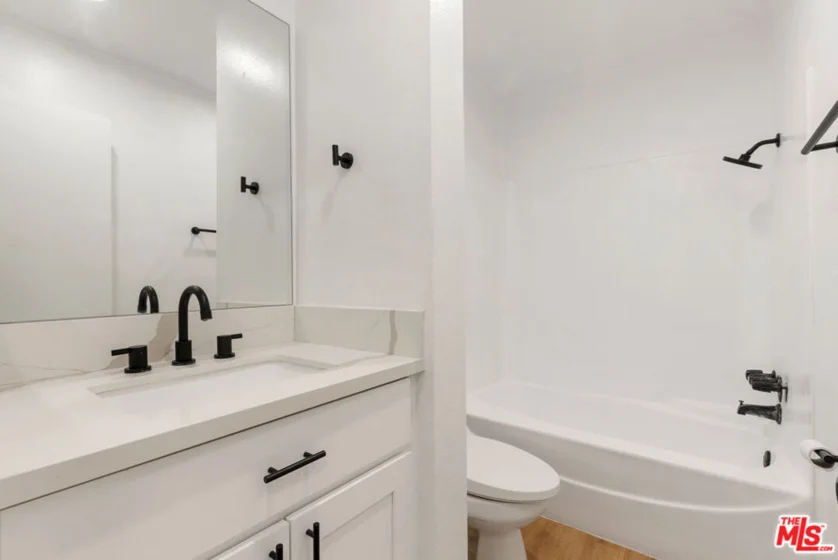 18307 Burbank Boulevard #118 photo 18