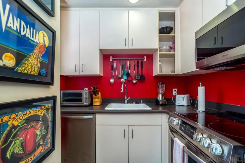 702 Ash Street #300 photo 11