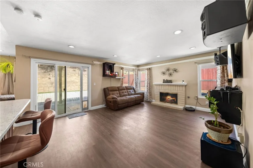 40661 Symeron Way photo 11