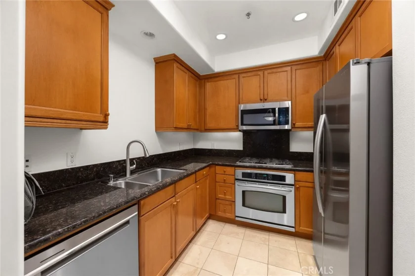 128 N Oak Knoll #206 photo 15