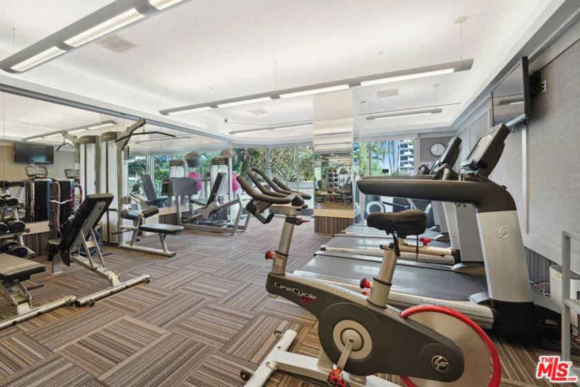 10490 Wilshire Boulevard #1402 photo 26