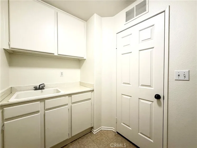 26092 Mayfield Union Way #B photo 11