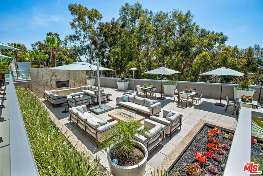 13650 Marina Pointe Drive #404 photo 31