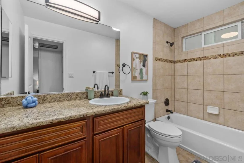 1030 Robinson Avenue #210 photo 9
