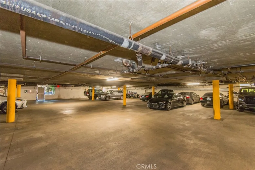 7045 Woodley Avenue #218 photo 8