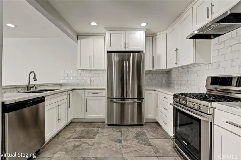 7924 Woodman Avenue #22 photo 7
