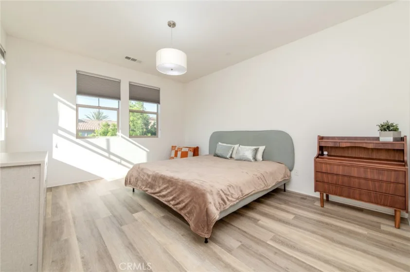 192 Finch photo 31