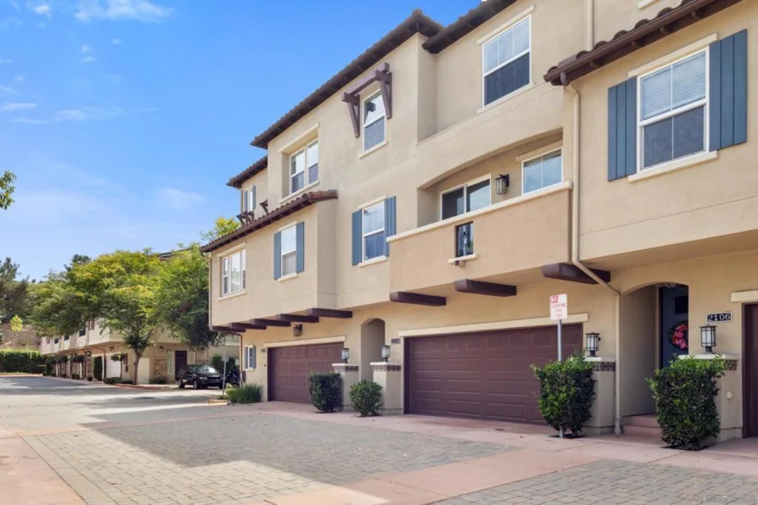 2104 Cosmo Way photo 24
