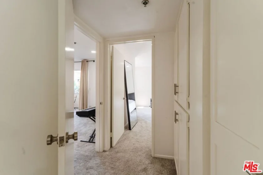 1731 Barry Avenue #214 photo 10