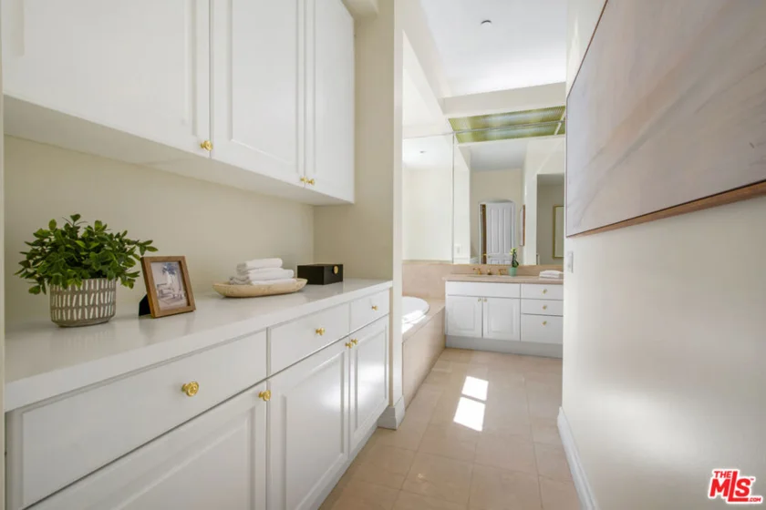 11847 Gorham Avenue #403 photo 23
