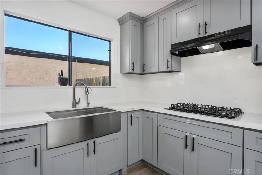 8574 Chapman #A photo 10