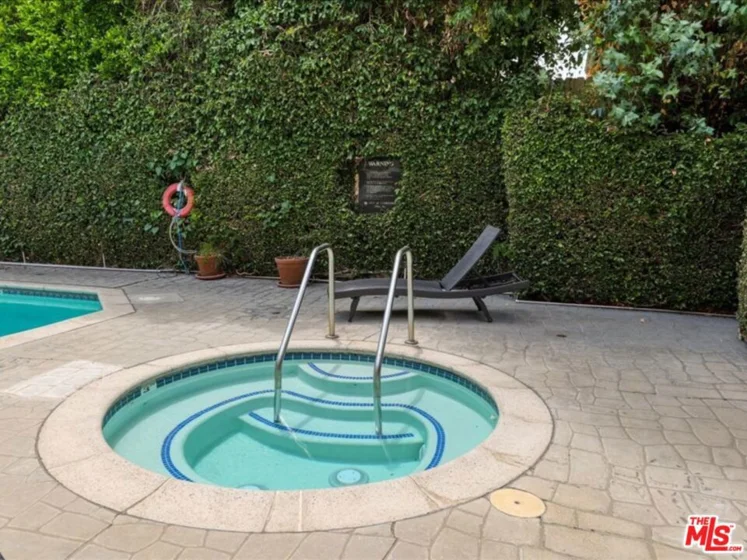4477 Woodman Avenue #304 photo 32