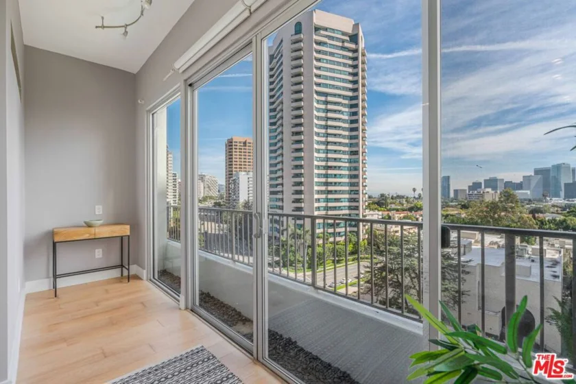 10501 Wilshire Boulevard #1012 photo 17