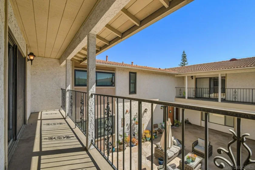 835 E Avenue #B photo 31