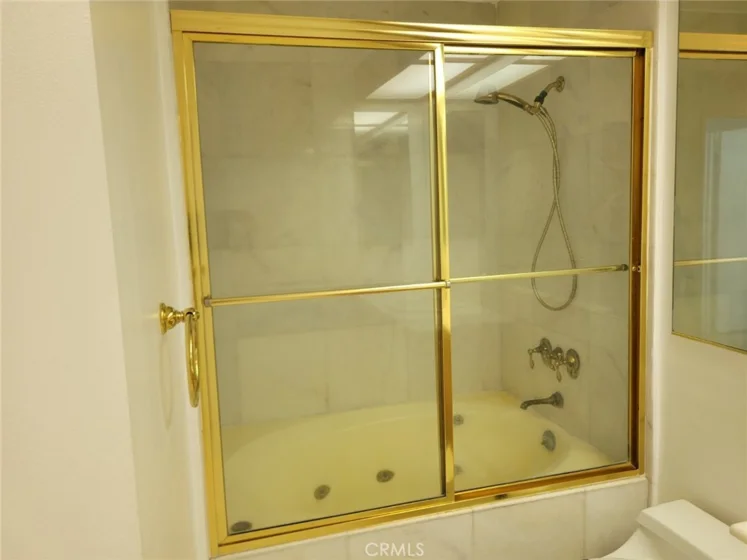 1310 E Ocean #905 photo 31