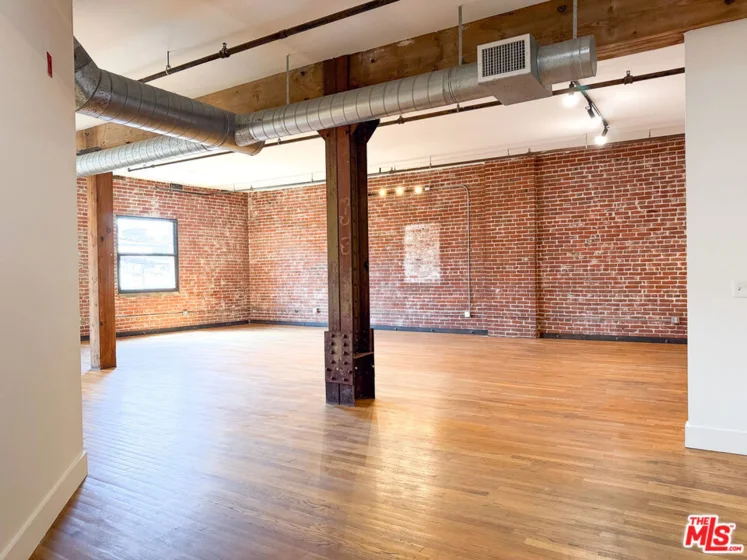 215 S Santa Fe Avenue #4 photo 2