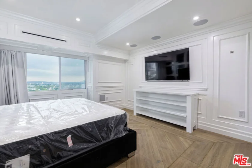 1155 N La Cienega Boulevard #1110 photo 14