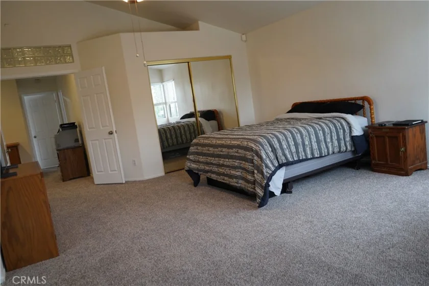 24054 Bearskin photo 10