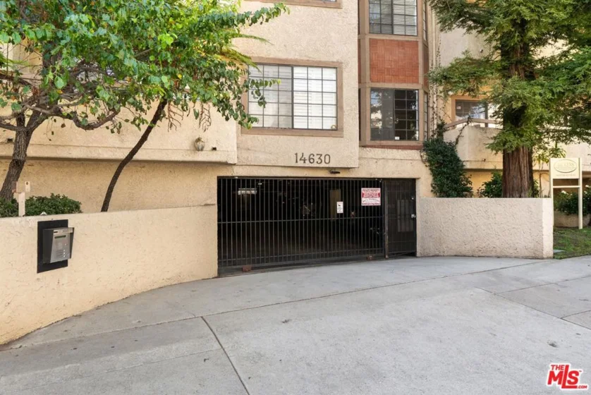 14630 Dickens Street #105 photo 37