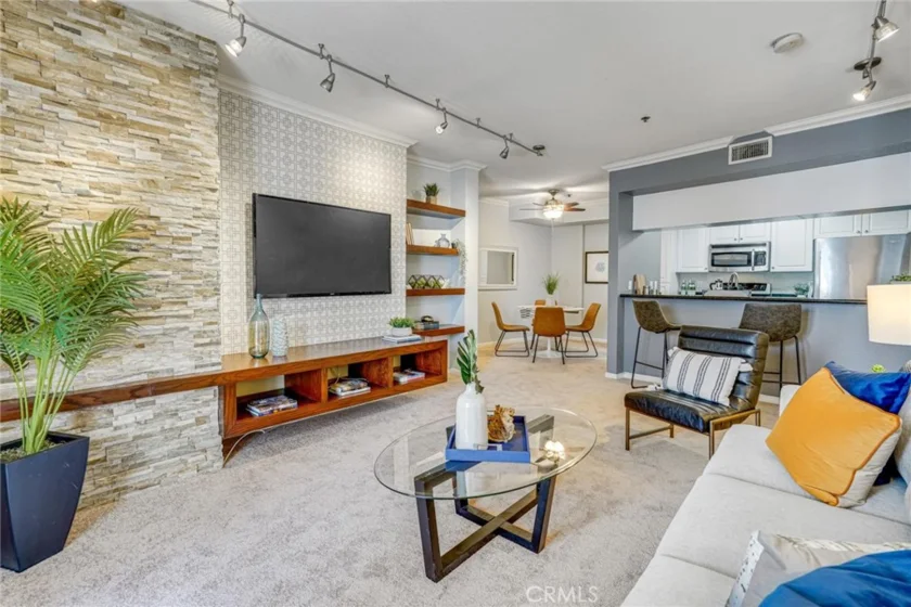 838 Pine Avenue #213 photo 1