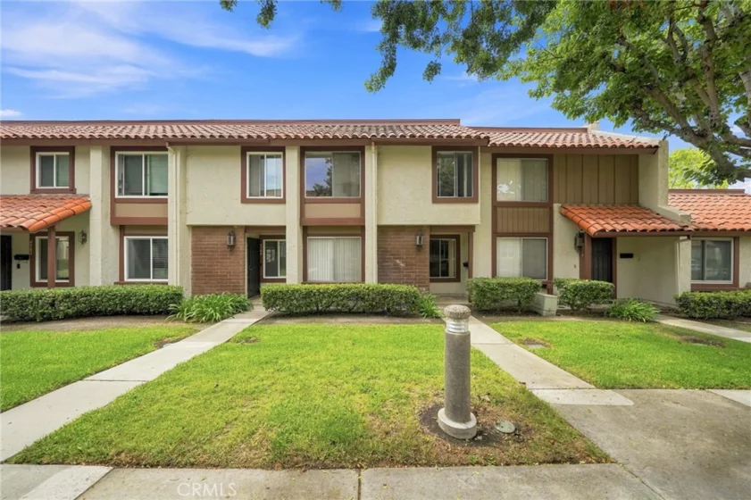 4978 Avila Way photo 1