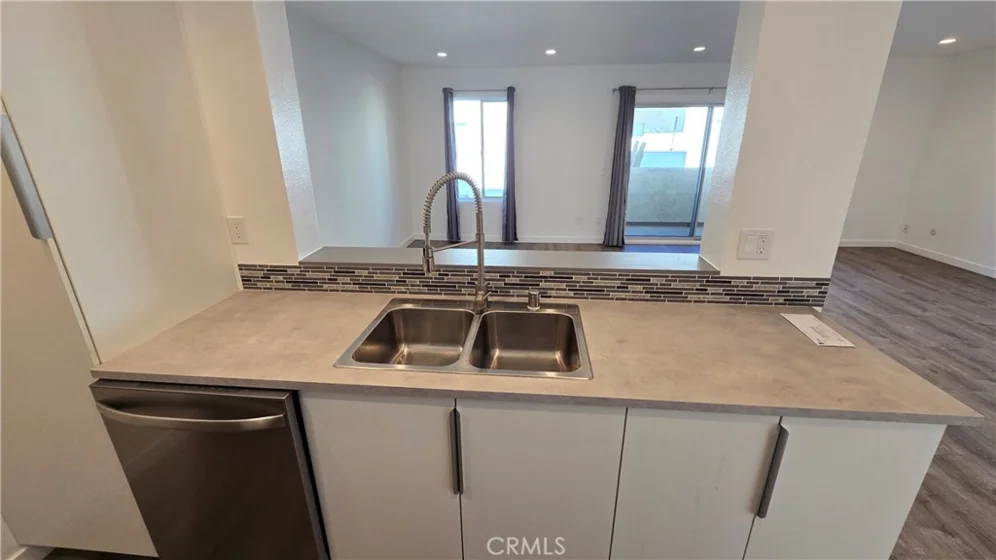 1422 Rock Glen Avenue #204 photo 8