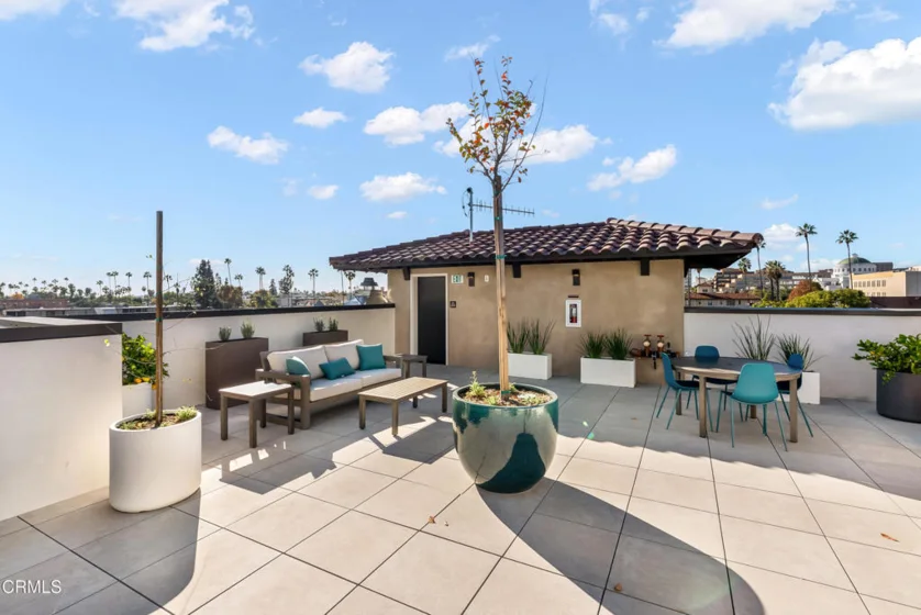 139 S Oak Knoll Avenue #301 photo 36