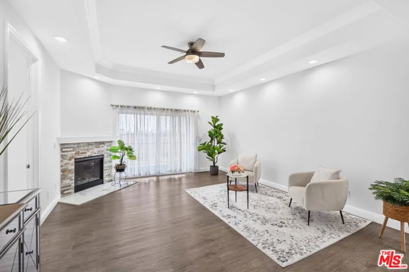 971 S St Andrews Place #301 photo 4