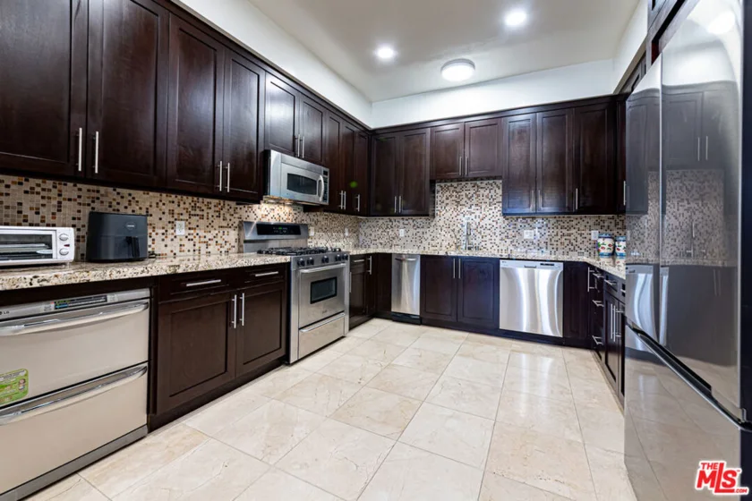 5057 Maplewood Avenue #PH4 photo 3
