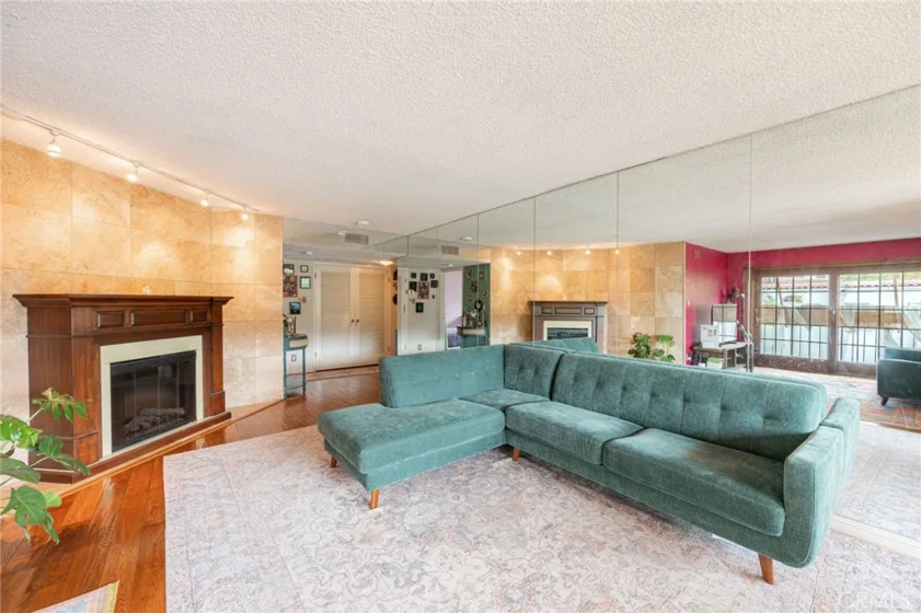 2260 N Cahuenga ##507 photo 21