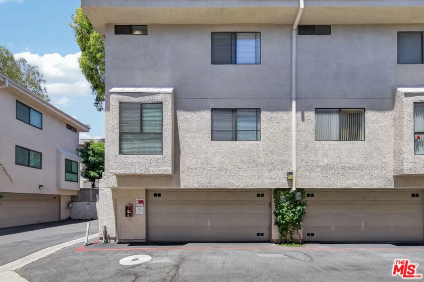 15173 Magnolia Boulevard #F photo 15