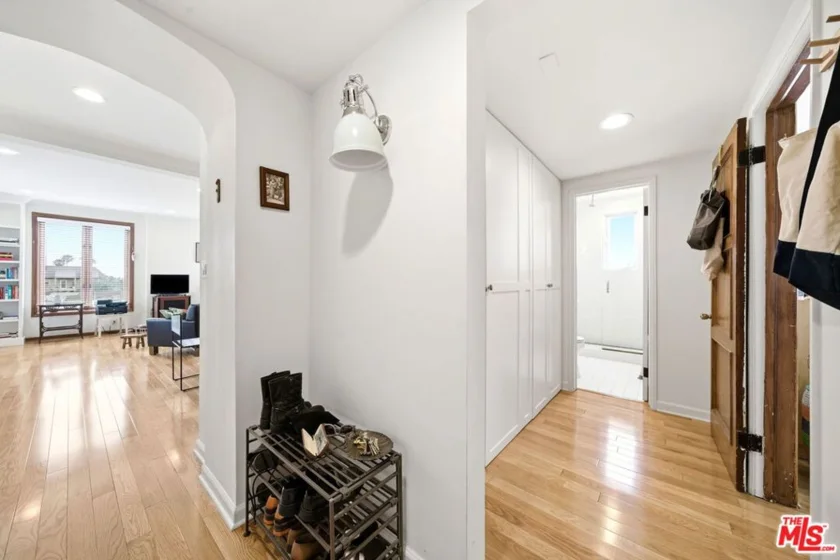 1424 N Crescent Heights Boulevard #49 photo 21